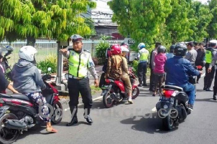 Atasi Kemacetan Satlantas Polres Tanjungbalai Laksanakan Gatur Lalin dan Penertiban Parkir Serta PKL Yang Menggunakan Badan Jalan