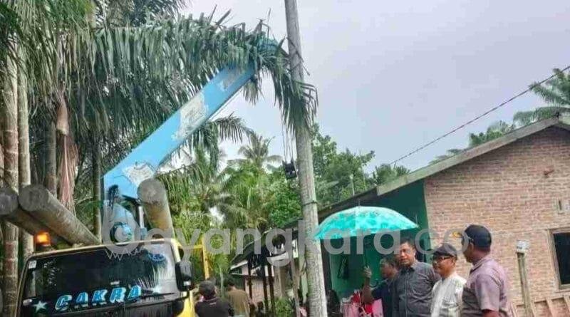 Impian Masyarakat Desa Leberia Terwujud, Pemasangan Tiang Listrik Terealisasikan