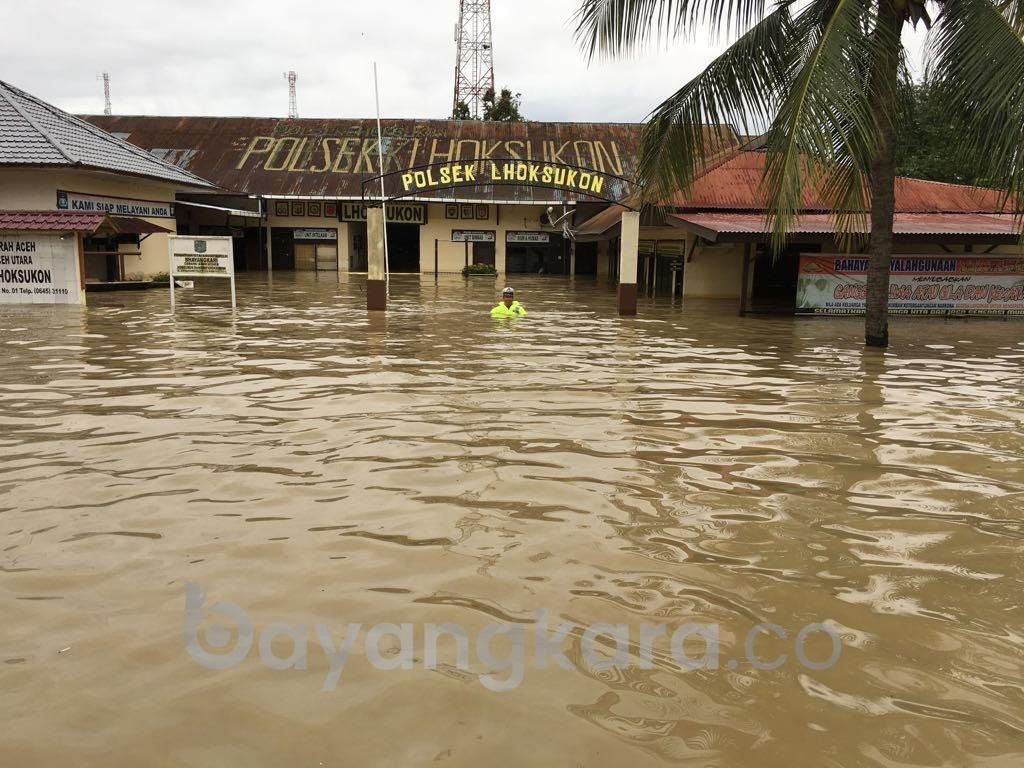 Banjir Menghantam Aceh, Puluhan Ribu Mengungsi