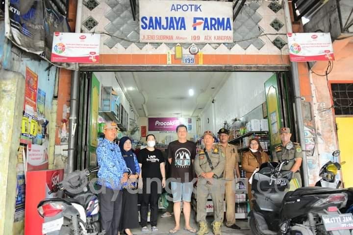 Antisipasi Peredaran Obat Mengandung EG-DEG, Satpol PP dan Dinkes Razia Sejumlah Apotek di Labura.