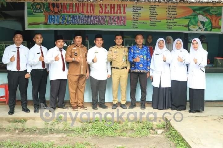 Wabup Irup Pada Kegiatan Upacara Bendera di MAN 2 Labura