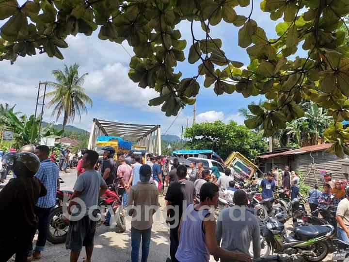 Tabrakan Beruntun Di Labura, 1 Meninggal 12 Luka Ringan.