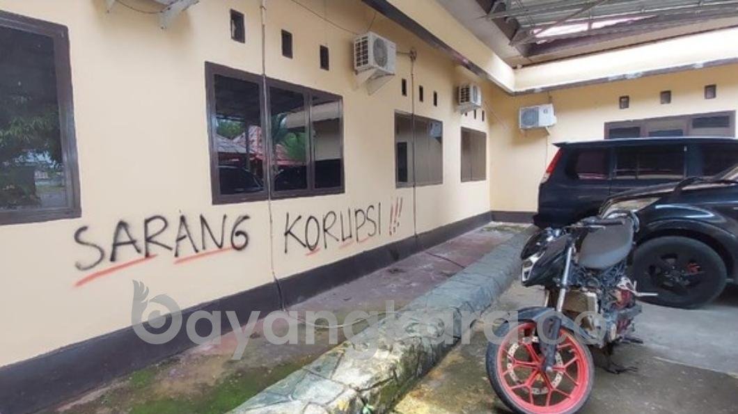VIRAL Dinding Mako Polres Luwu Dicoreti, Pelakunya Anggota Polisi Sendiri Berinisial Aipda HR