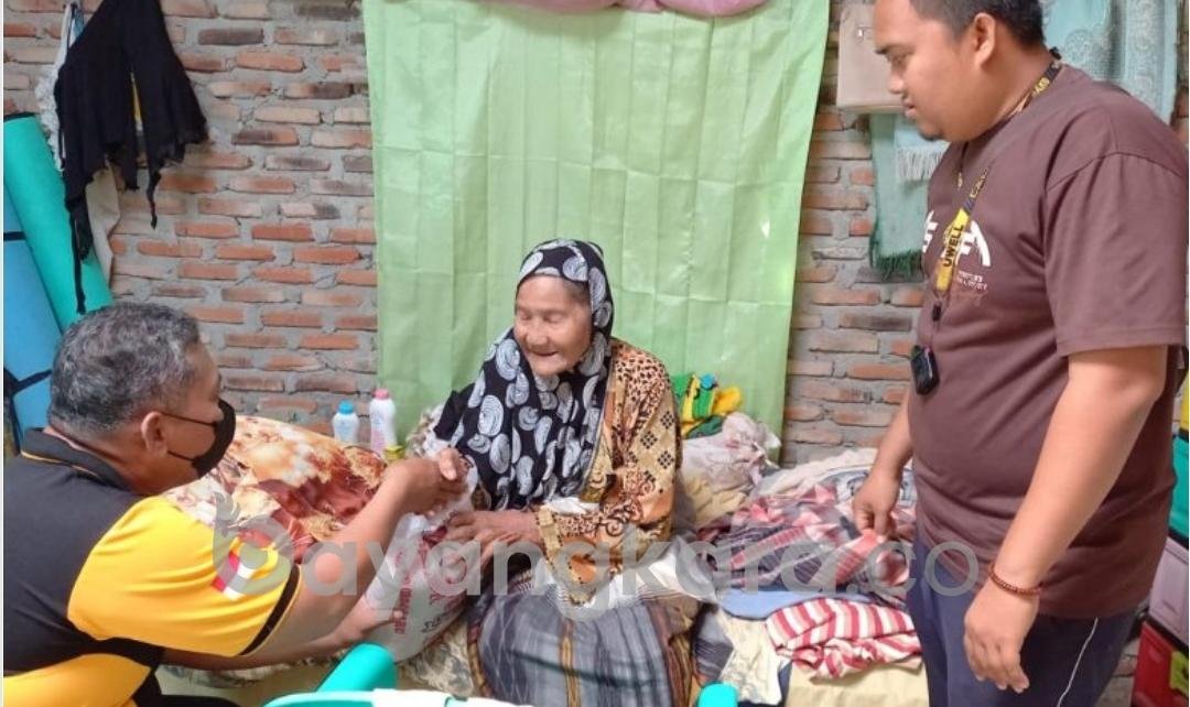 Jum’at Barokah, Bhabinkamtibmas Kelurahan KS. Bestari Santuni Masyarakat Kurang Mampu