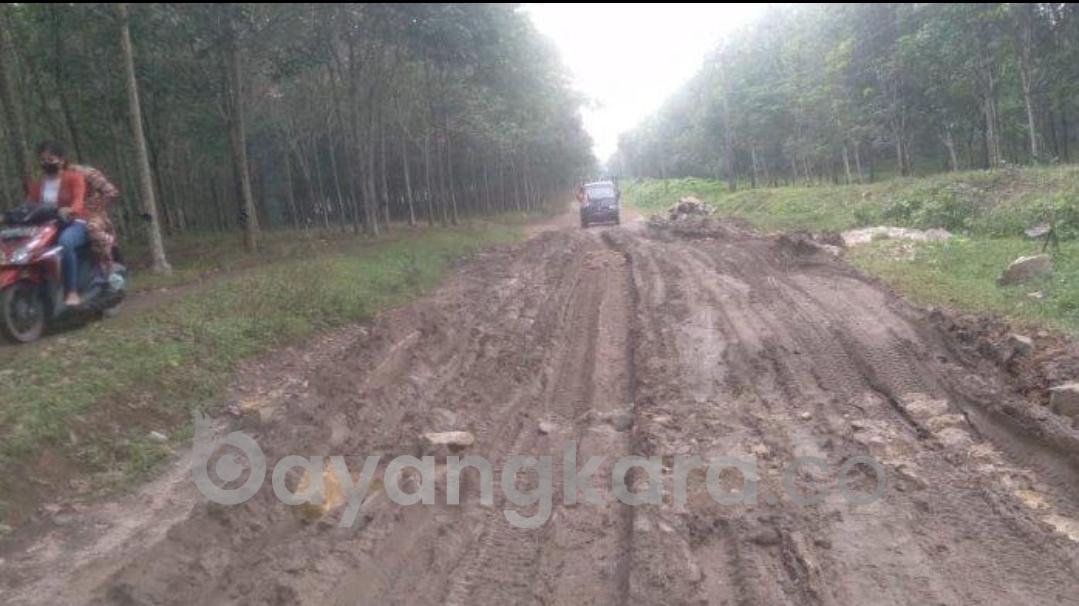 Tambang Pasir Diduga Milik Oknum TNI Bikin Hancur, Masyrakat Duga Pemerintha Desa Terima Bingkisan Dari Pengusaha Tambang