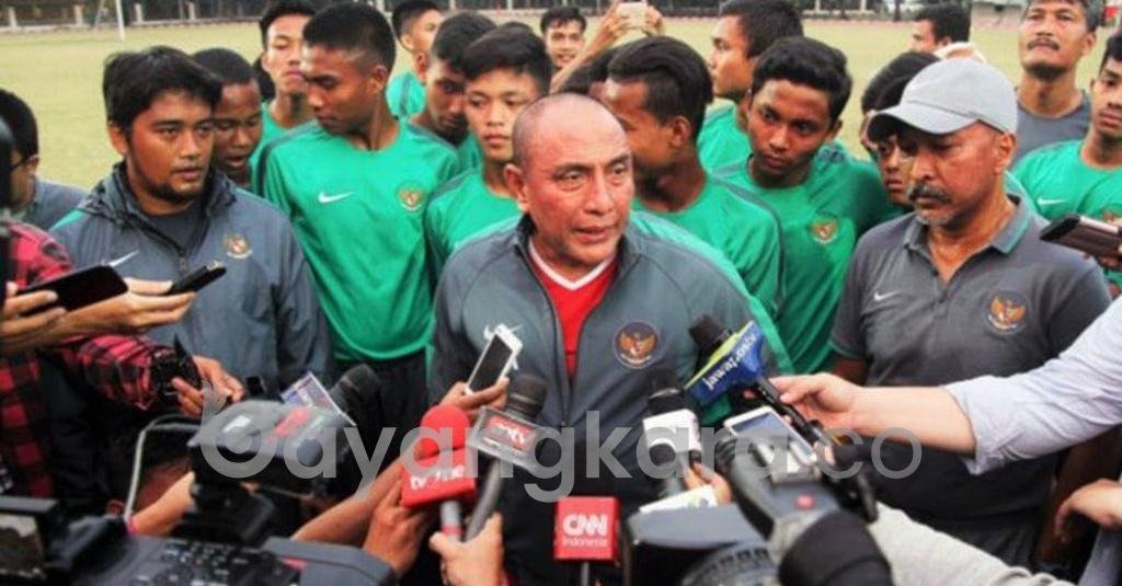 GUBERNUR SUMUT EDY RAHMAYADI  TARGEDI KANJURUHAN PELARAN BUAT KITA SEMUA.NAMUN BOLA KAKI TIDAK MUNGKIN DI HILANGKAN