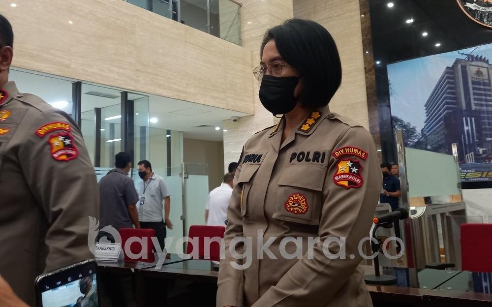 KEPOLISIAN PANTAU PEREDARAN  OBAT SIRUP YANG DI TARIK BPOM
