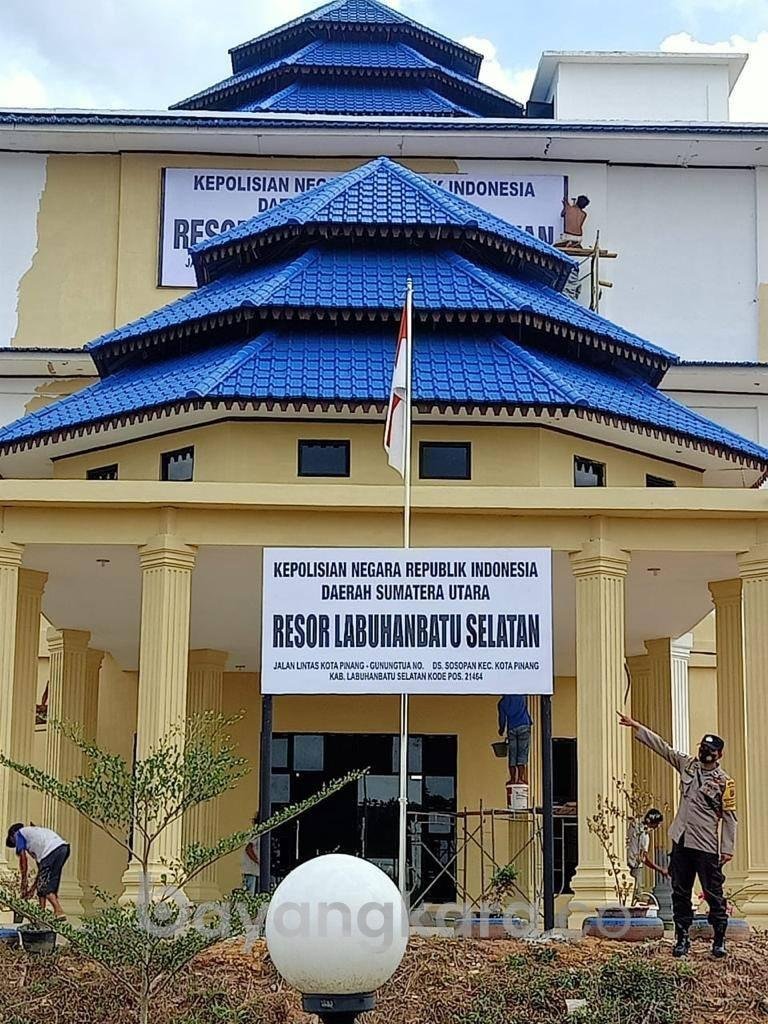 Polres Labusel Segera Beroperasi, Terima Inventaris Didepan Kantor Bupati Labusel. 