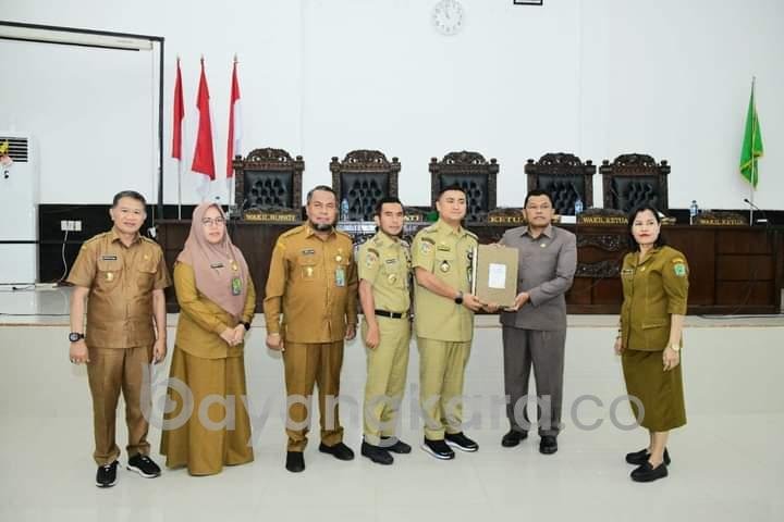 Bupati Labura Di hadapan Anggota Dewan Dan OPD Sampaikan Nota Pengantar R-APBD TA 2023.