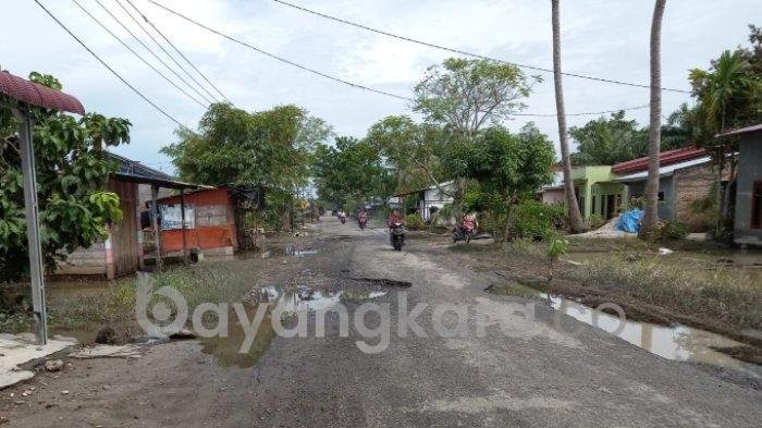 Jalan Provinsi yang Jadi Penghubung Hancur Setelah Banjir di Kabupaten Sergai