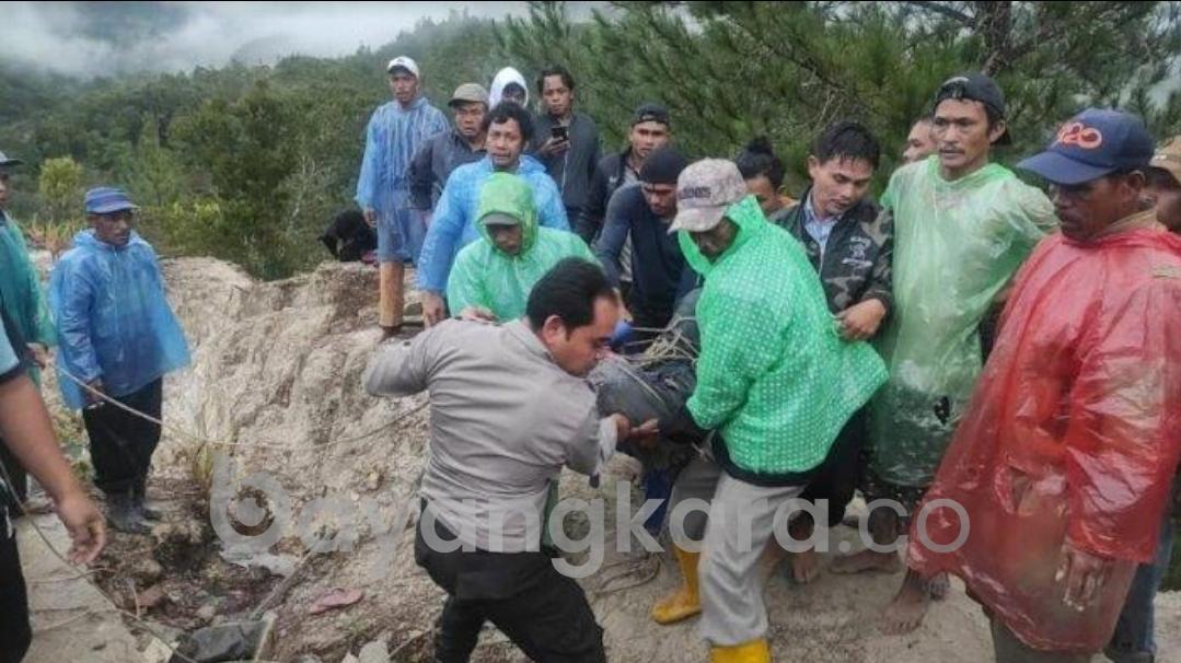 Mobil Jatuh ke Jurang Kedalaman 100 Meter di Toba, Sopir Tewas Di Tempat