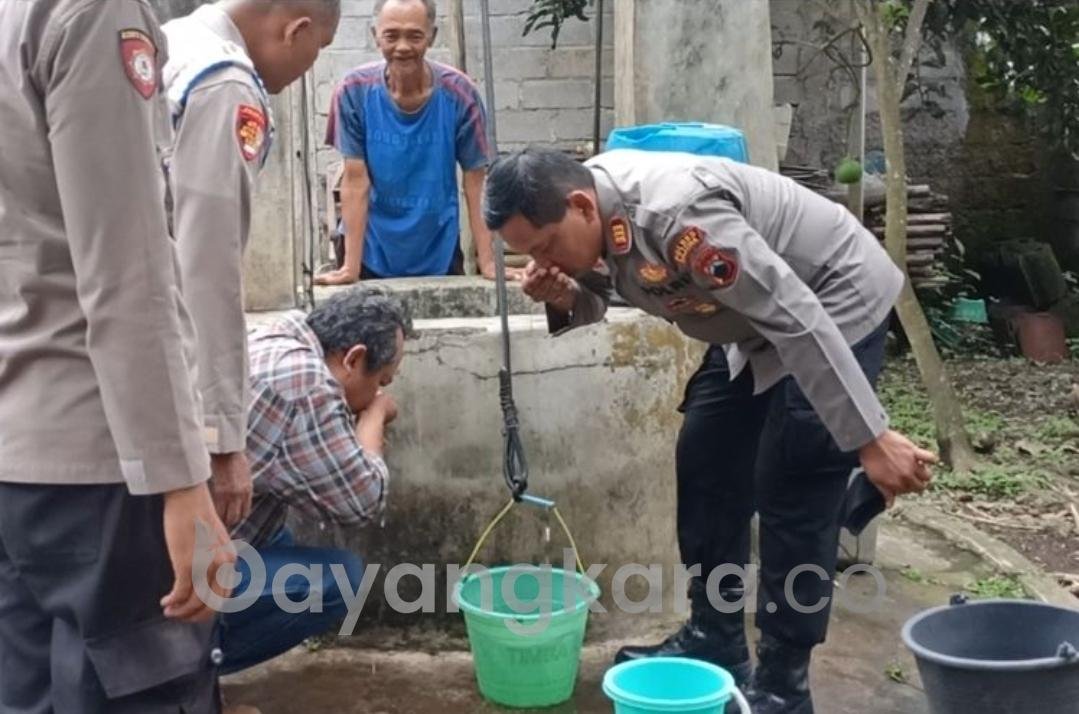 Sumur Milik Warga Salatiga Keluarkan Air Panas