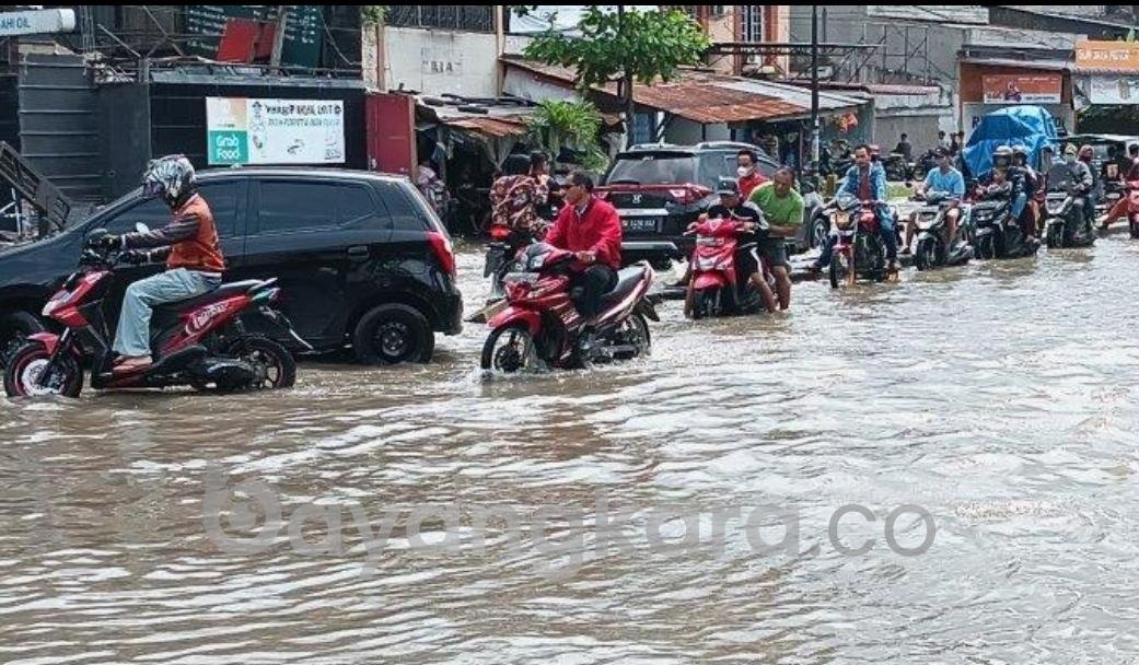 KOTA MEDAN BANJIR,MASYRAKAT  DI MEDAN KECEWA KINERJA WALI KOTA BOBY NASUTION