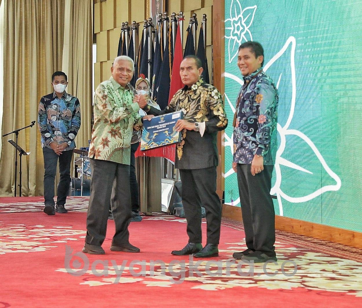 Bupati Asahan Ikuti Penyerahan DIPA dan TKD Oleh Gubsu.