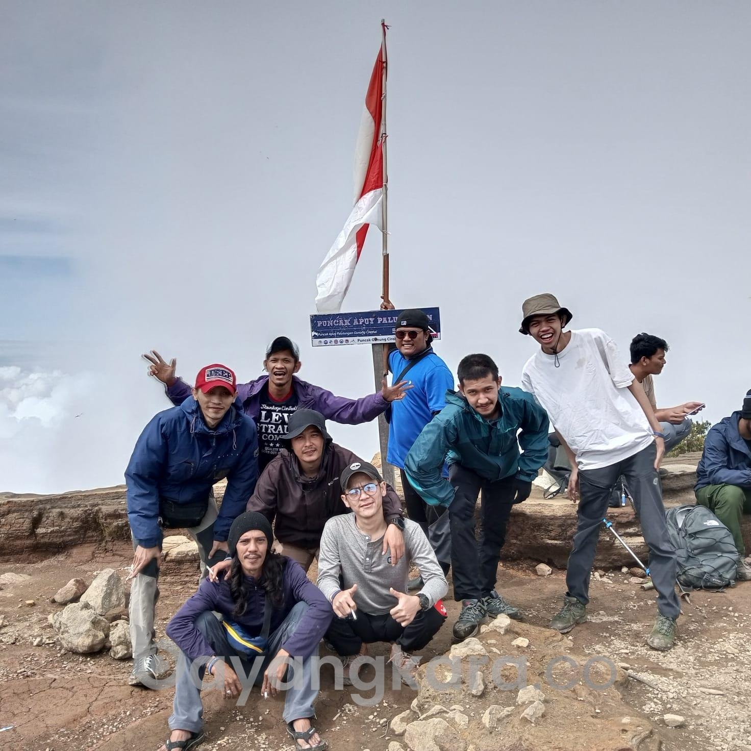 PENDAKIAN AKBAR SEPANJANG SEJARAH JAMAAH SHOLAWAT Pendakian Akbar dalam Rangka Silahturahmi Terhadap ALAM