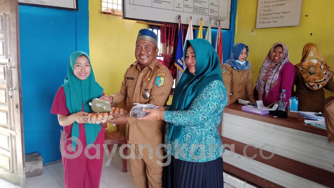 Program Stanting Desa Bandar Rahmat 2022 Dengan Memberi makanan yang bergizi Untuk Ibu Hamil.