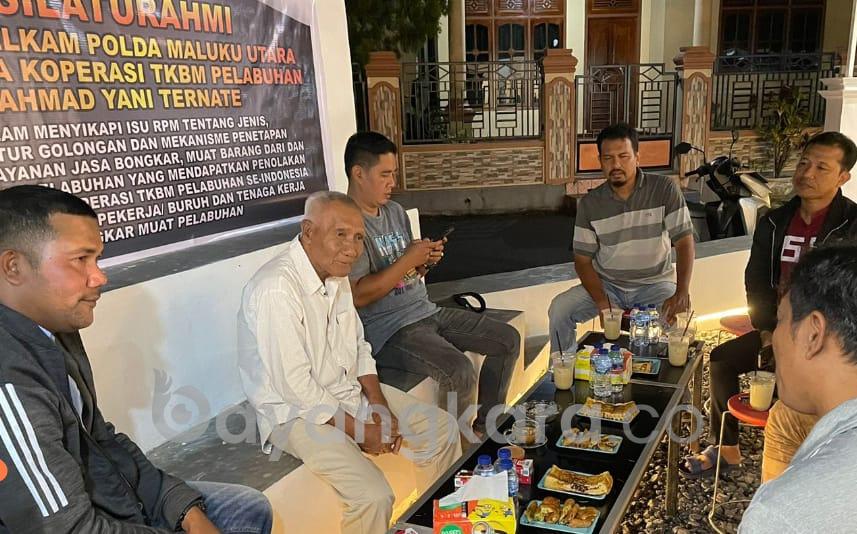 Ketua Koperasi TKBM, Mengajak Karyawan PKBM, Menjaga Situasi Aman Dan Kondusif.