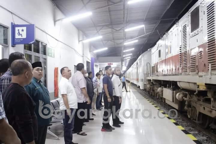 Wagub Sumut Disambut Bupati dan Wabup, Di stasiun Kereta Api Ranto Prapat Dalam Kunjungan Kerjanya Ke Labuhanbatu.