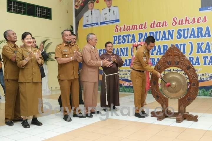 Wabup Labura Resmi Membuka Pesta Paduan Suara Gerejani Katolik Paroki Santo Pius X Aek Kanopan.