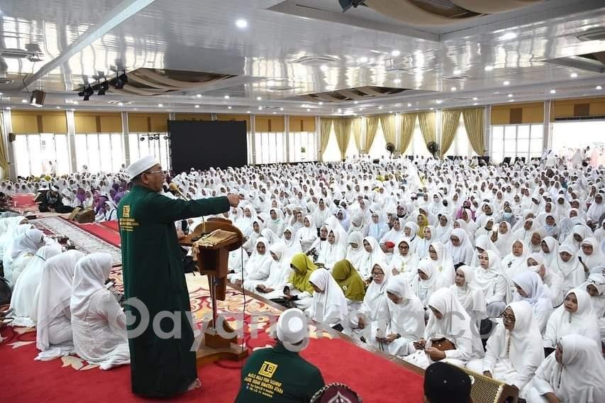 KETUA TP PKK NAWAL LUBIS HADIRI ZIKIR AKBAR PMTI