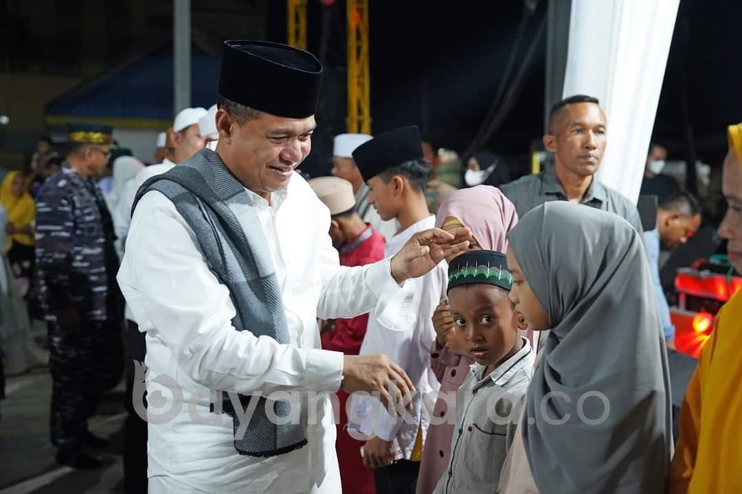 RANGKA PENYAMBUTAN TAHUN BARU, BUPATI BATU BARA IR.H ZAHIR M AP ADAKAN ZIKIR AKBAR. 
