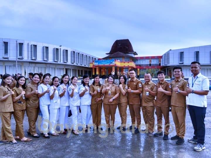 Di Apresiasi Program Kepala UPTD Puskesmas Namohalu Esiwa Oleh Lansia Desa Esiwa.