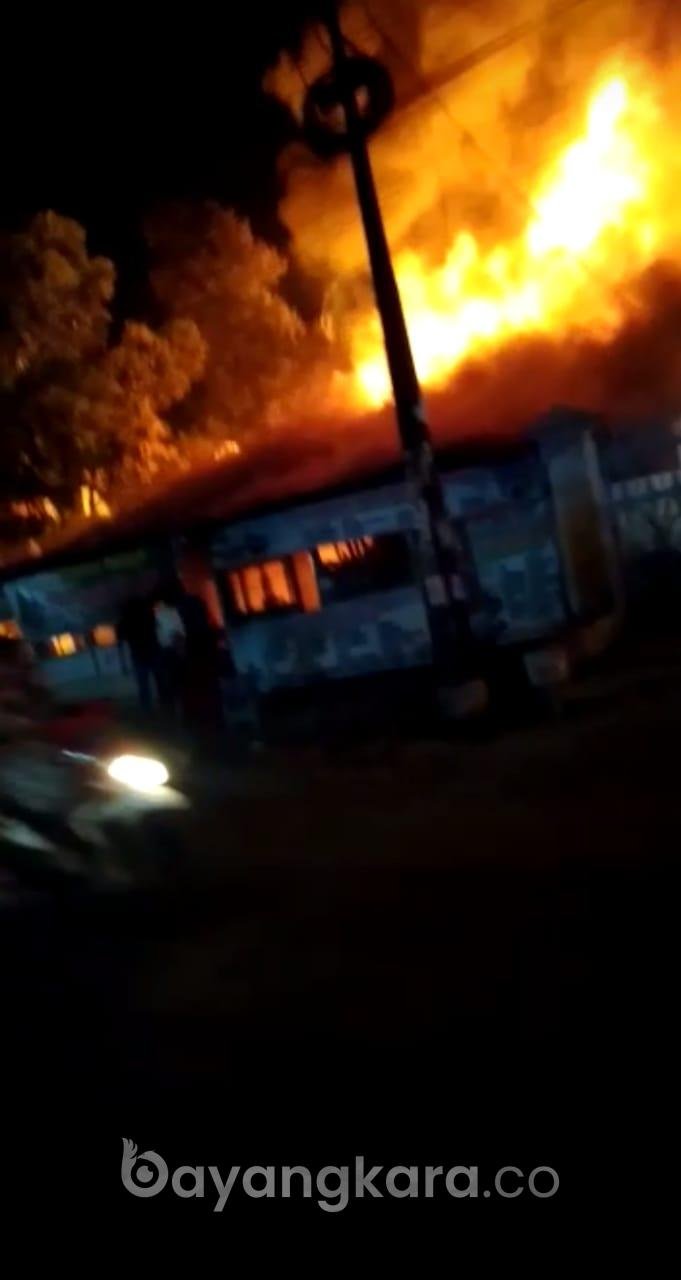 Kebakaran Hebat Di Jalan Bromo, Hanguskan Lima Unit Rumah