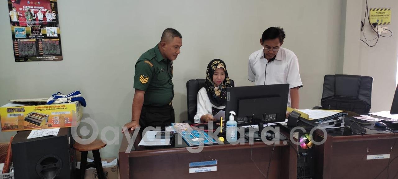 Jaga Sinergitas Di Wilayah, Babinsa Koramil Srengat Gelar Kegiatan Komsos Dengan Aparat Desa