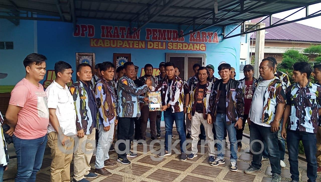 Ketua PAC IPK Delitua, Tyas Imam Noegroho, Terimah SK Definitif Dari Ketua DPD IPK Deli Serdang