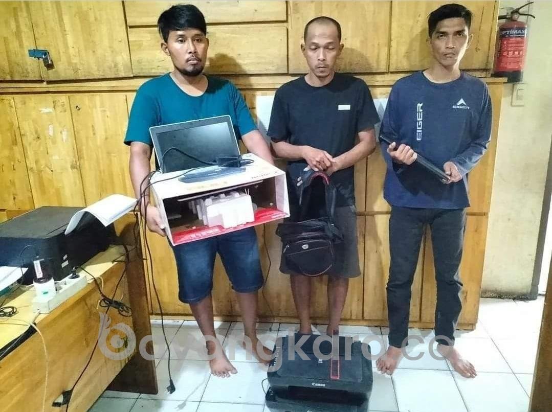 Digrebek Sedang Nyabu, Satres Narkoba Polrestabes Medan Mengamankan 3 Orang Pelaku Yang Juga Pembuat STNK Palsu.