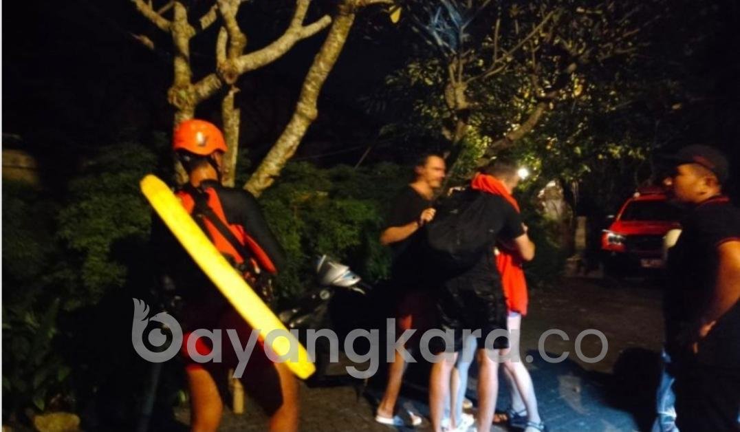 2 WNA TERJEBAK AIR LAUT PASANG DI PANTAI NUNGGALAN