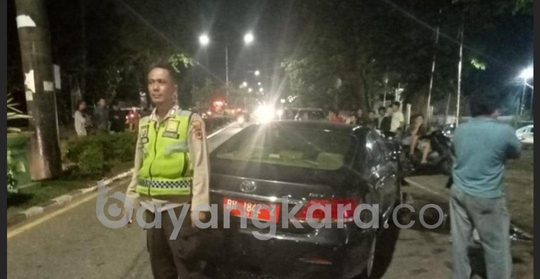 Mobil Pelat Merah Bawa Penumpang Bugil Di  Jambi