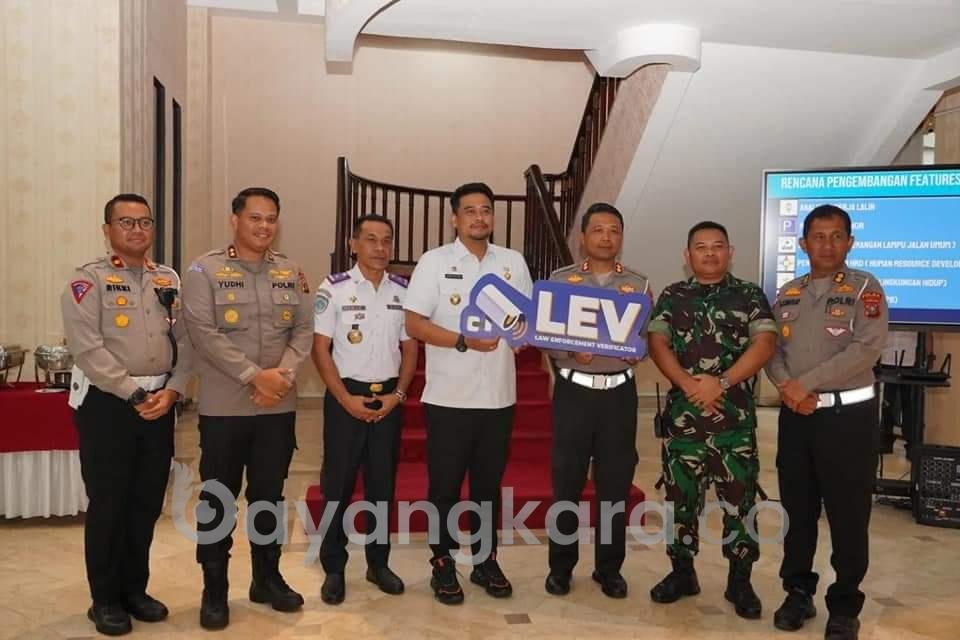 Wujudkan smart city, Walikota Medan serahkan Aplikasi LEV, Kapolda Sumut : semoga Kepatuhan Berlalu Lintas meningkat
