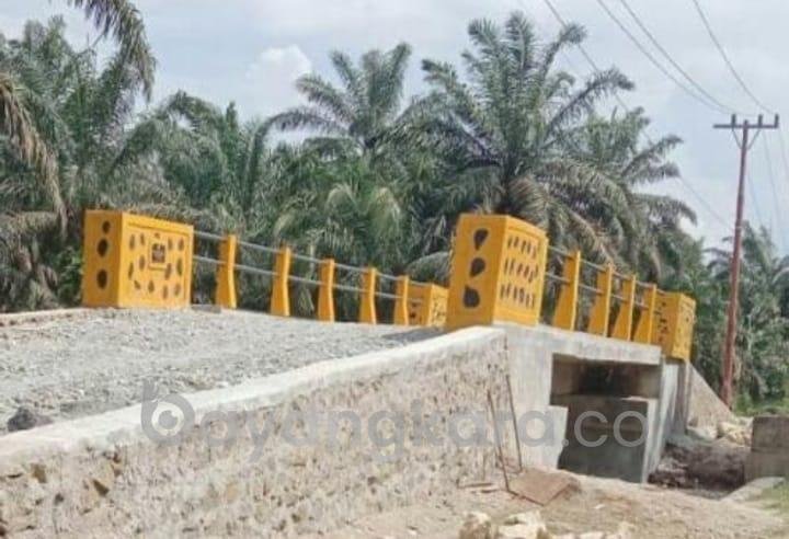 PROYEK PEMBANGUNAN JEMBATAN SENILAI RP 1,5 MILIAR BERSUMBER DANA (DTT) TERBENGKALAI