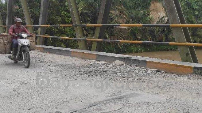 Baru Seminggu Diperbaiki, Jembatan Titi Besi Penghubung Sergai-Deliserdang Rusak lagi.