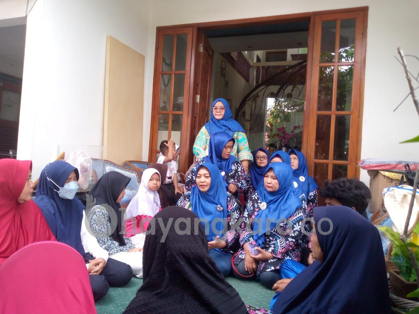 DPW Relawan Erick Tohir Bersama Perhimpunan UKM Indonesia Dan Bacaleg DPR RI DRPD RI Gelar Jumat Berkah Bansos Santunan anak Yatim Dan Bingkisan Buka Ramadhan