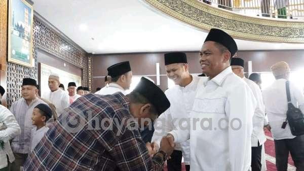 Jajaran Pemkab Sergai Tunaikan Salat Ied di Masjid Agung