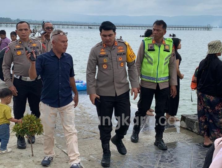 Tinjau Obyek Wisata Pantai Pasir Putih Parparean, Kapolres Toba : Jaga Kelestarian Dan Keamanan Tempat Wisata