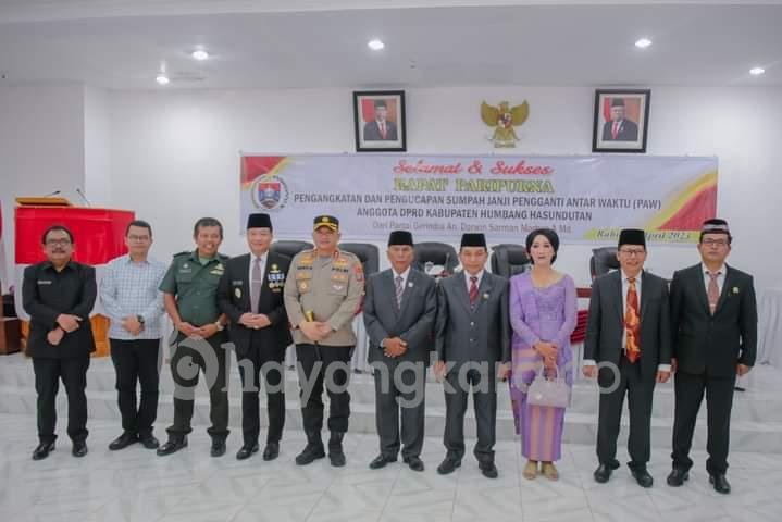 Wakil Bupati dan Kapolres Humbahas Hadiri Pengambilan Sumpah Janji PAW Anggota DPRD Darwin Marbun