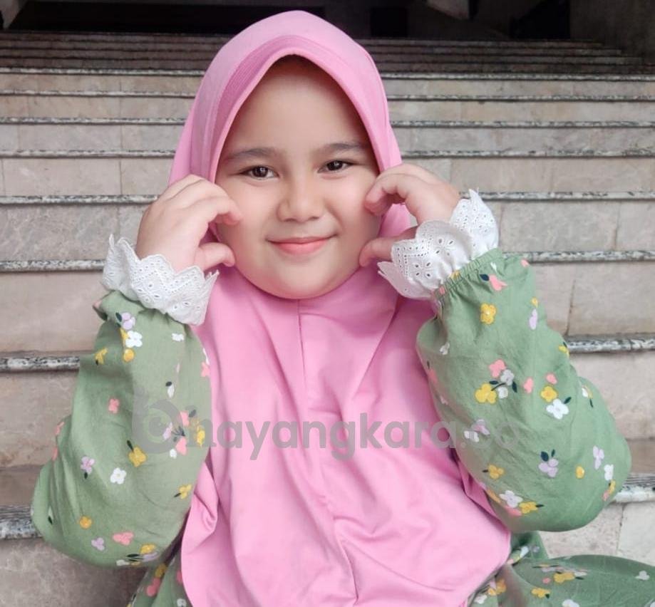 AYAH IBU PENYEMANGAT KU LAGU KE DUA ZAHRA ARINI CIPTAAN FIRMAN BLANK LABEL MUSIK TALENT US ENTERPRISE.