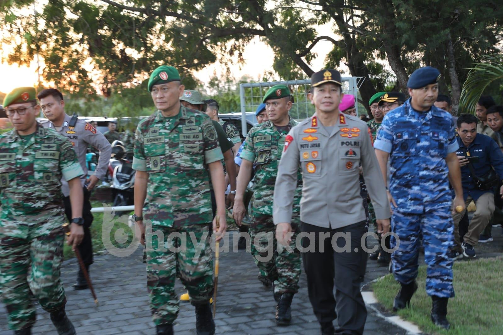 Turut Berpartisipasi Dalam Acara Puncak Penanaman Mangrove, Kapolda Bali Tanam Pohon Bakau Di Benoa