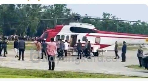 JOKOWI TIBA DI LABURA MENGECEK JALAN RUSAK  YANG VIRAL DI MEDIA SOSIAL