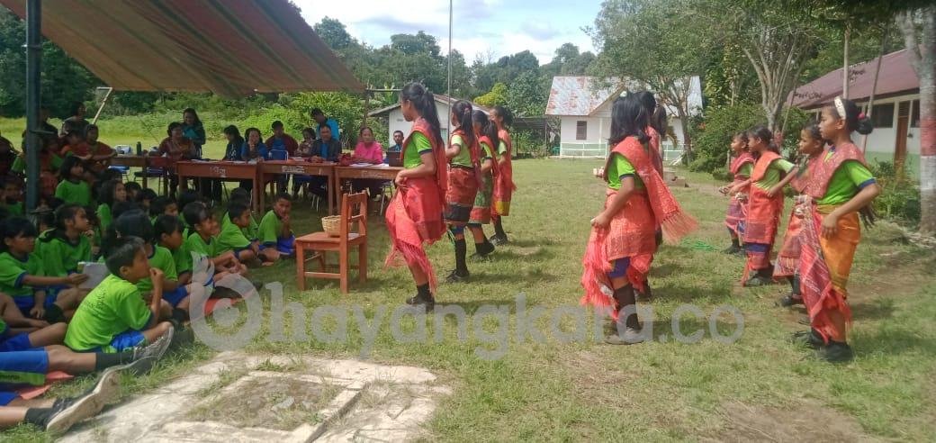 Keluarga besar SDN 173335 Paranginan Berangkatkan siswa-siswi kelas VI