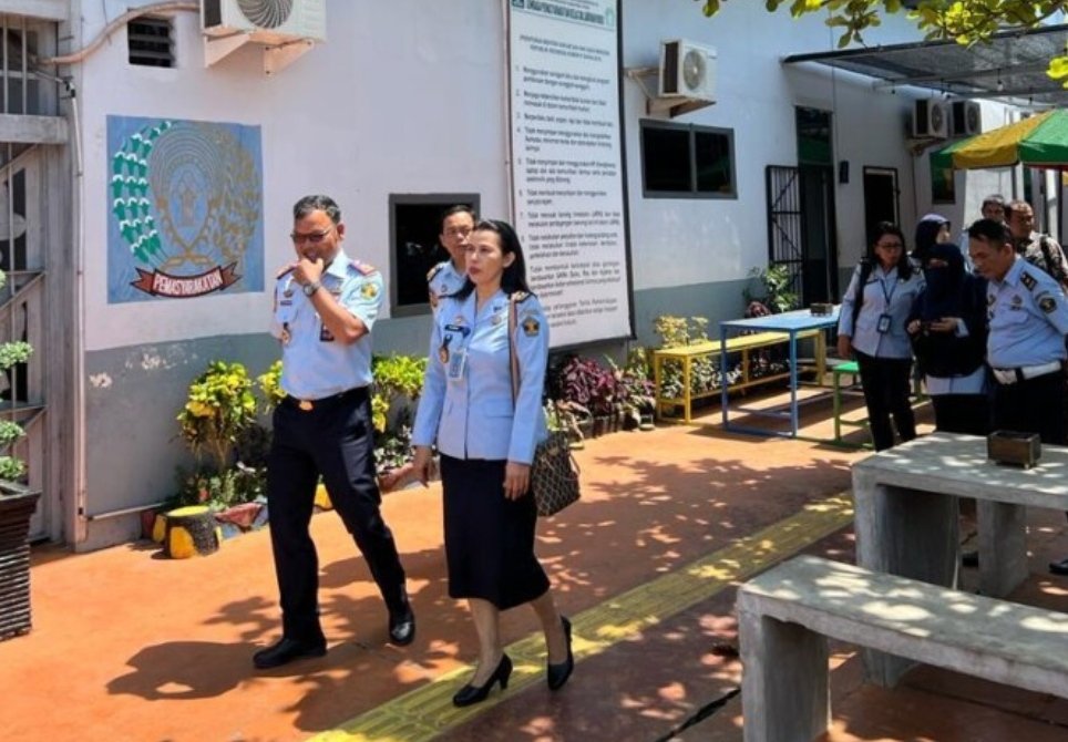 Kedatangan Kunker Divisi Hukum HAM Kemenkumham Sumut Disambut Kalapas Kelas II A Labuhan Ruku.