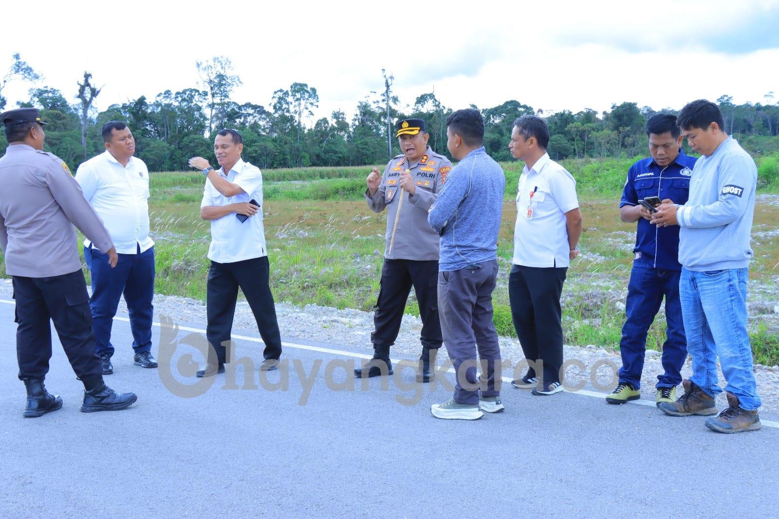 Pemkab Beserta Kapolres Humbahas tinjau titik lokasi rencana Pembangunan Pos Polisi.