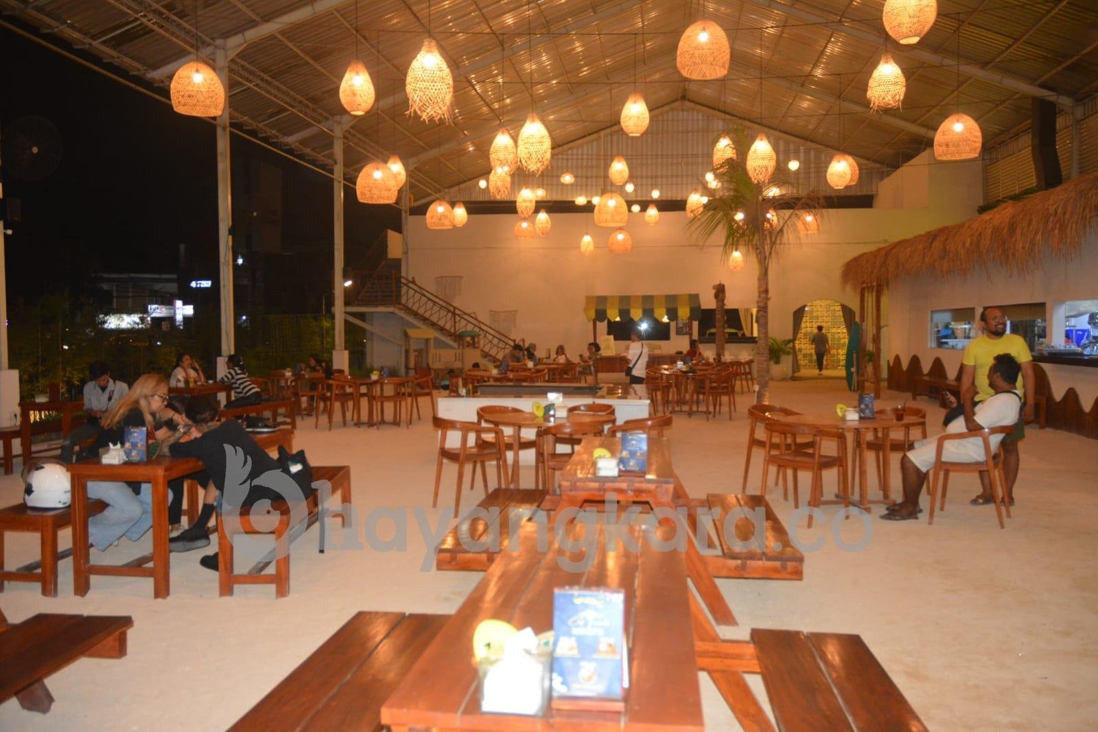 Lulin’s Beach Cafe and Resto, Restaurant Bernuansa Pantai di Jantung Kota Denpasar