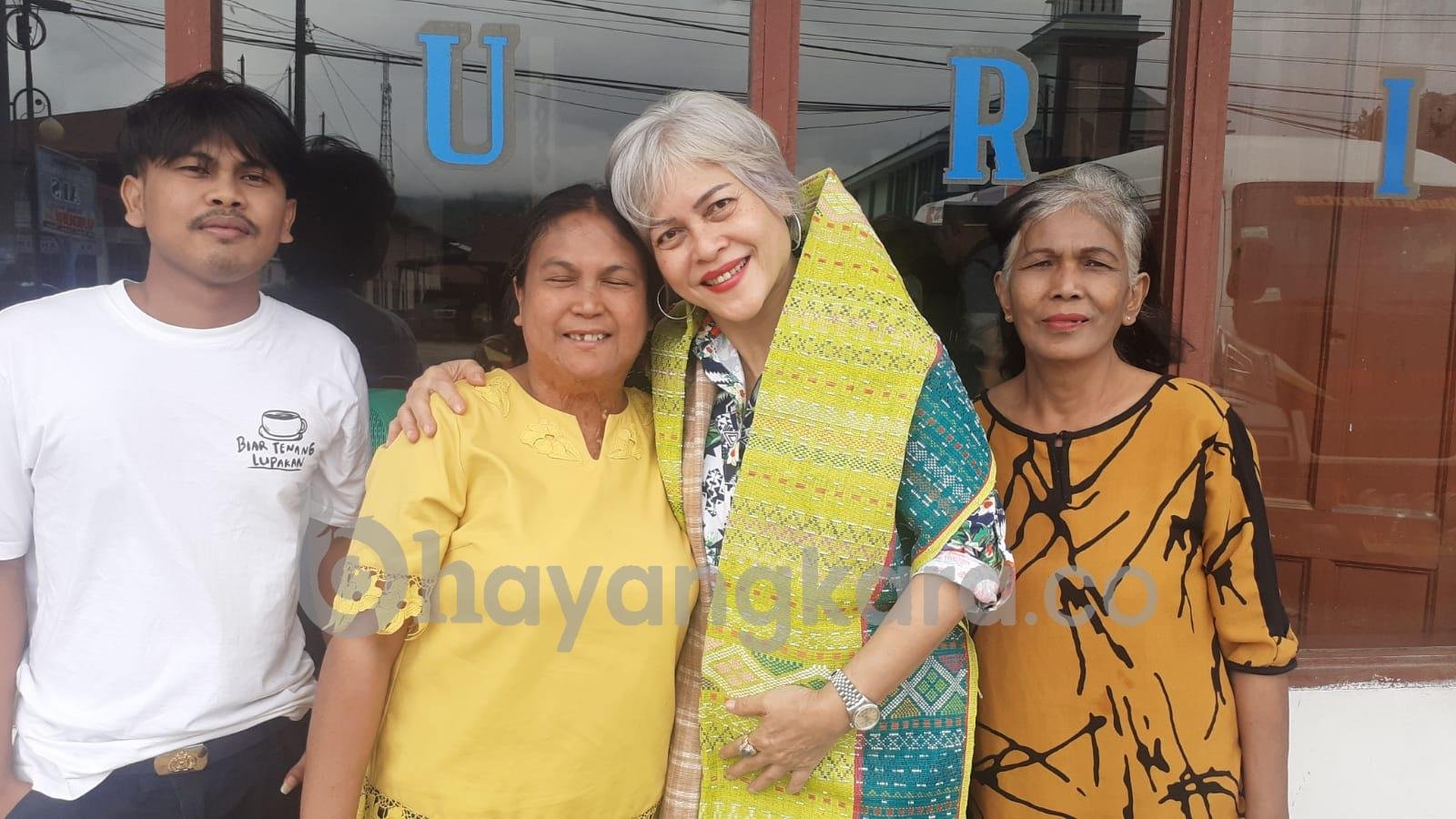 Harga Benang Ulos Melonjak, Irma Hutabarat Ingin Selesaikan Masalah Para Penenun Ulos