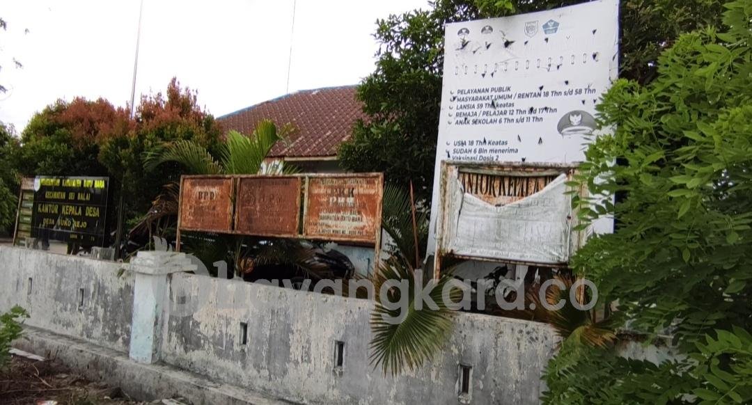 Kantor Desa Suko Rejo Kecamatan Sei Balai Terkesan Tidak Terurus.