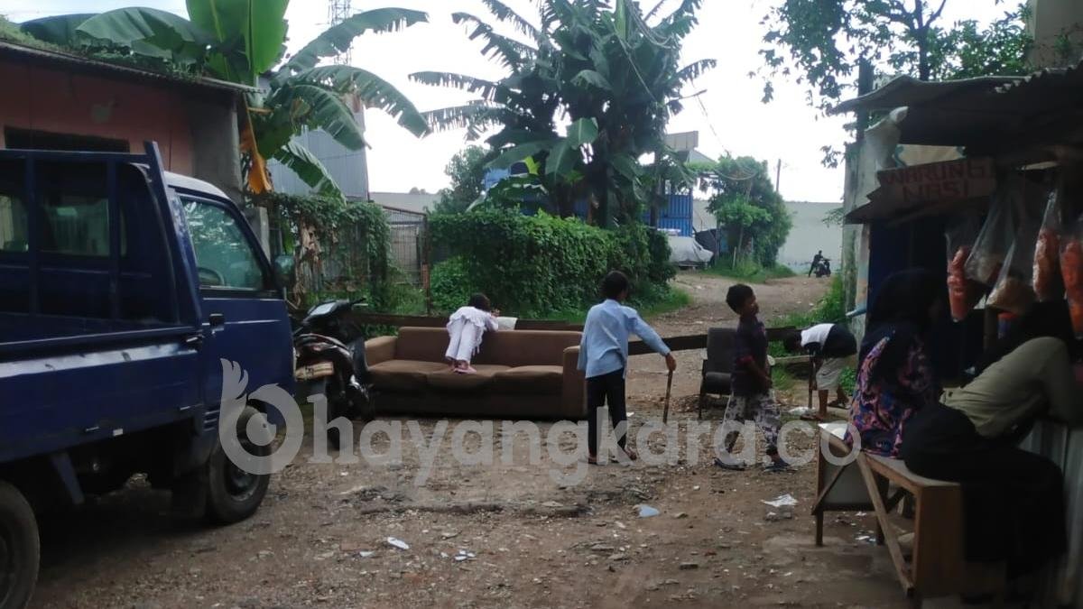 Heboh,Warga Menutup Akses Jalan Di laporkan Ke Polisi. 