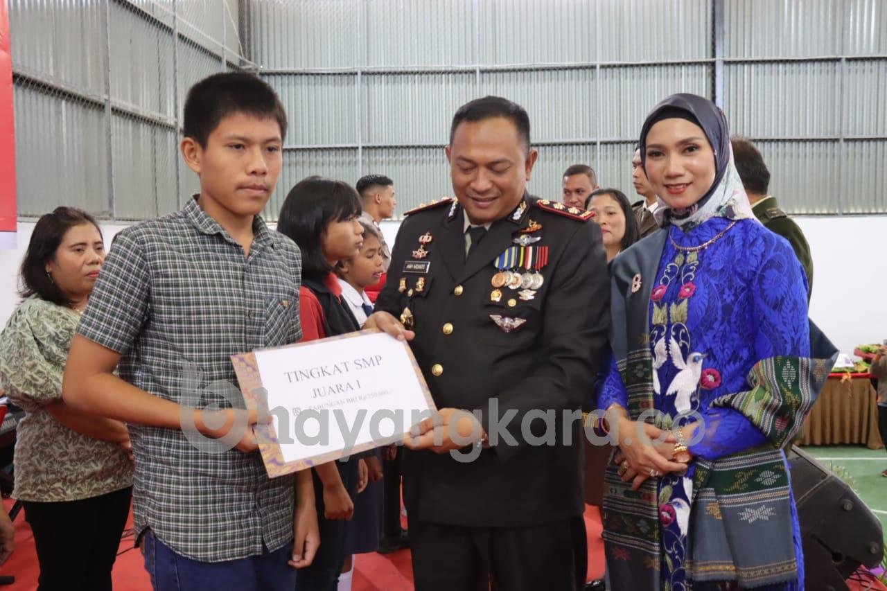 Juara Nulis Cerpen, 2 Siswa SMP Ucapkan Terimakasih Pada Kapolres Humbahas